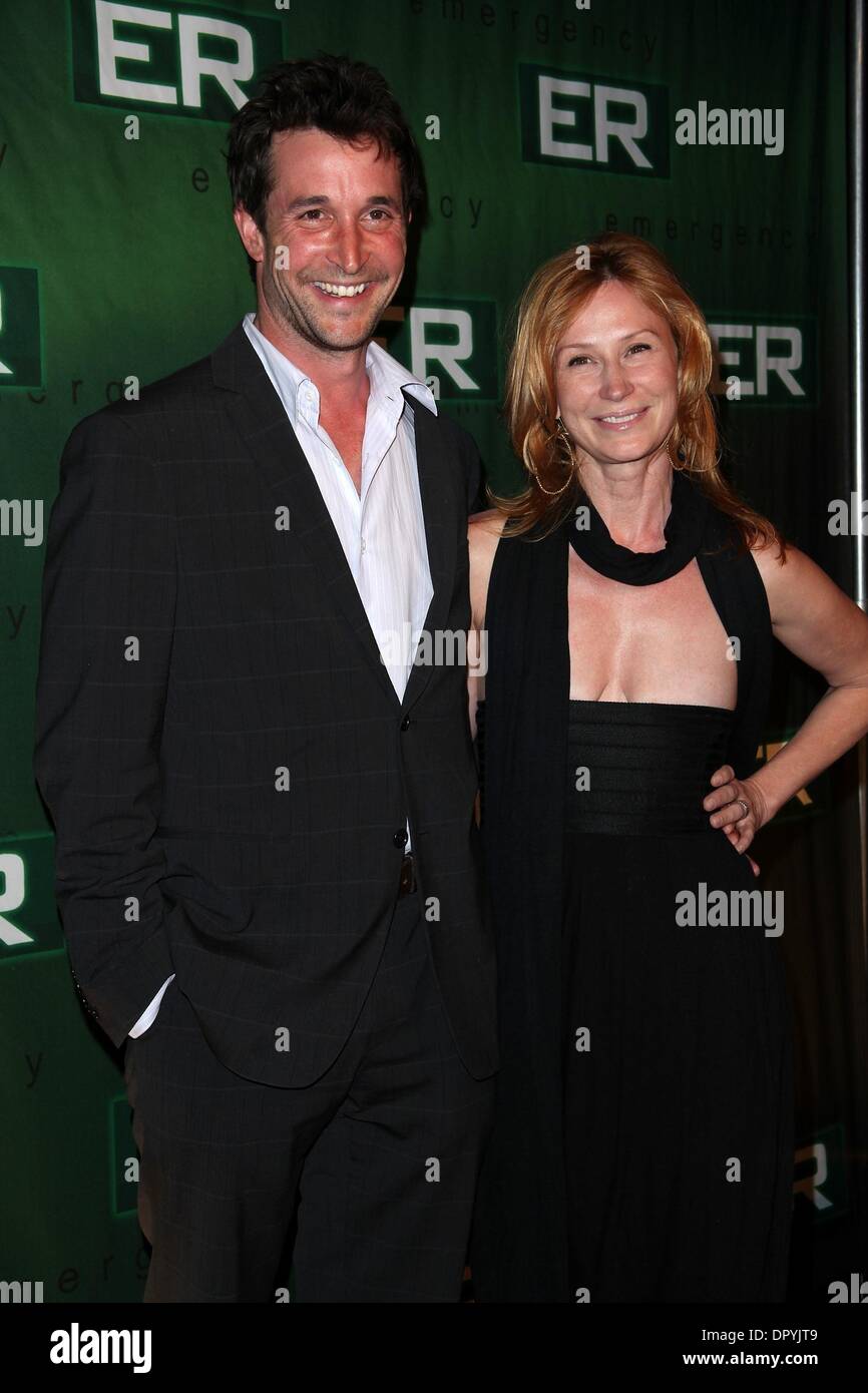 Tracy warbin and noah wyle hi-res stock photography and images - Alamy