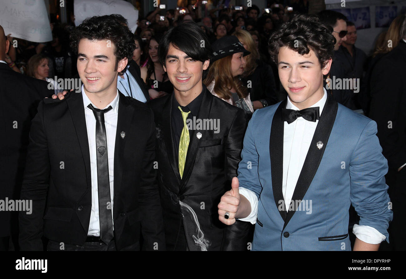 Jonas brothers the 3d concert experience hi-res stock photography and ...