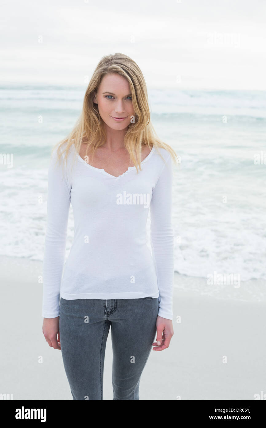 Portrait woman 20s casual hi-res stock photography and images - Alamy