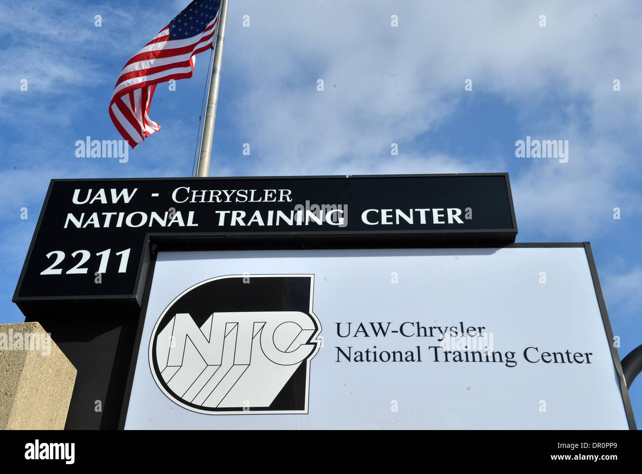 Uaw logo hi-res stock photography and images - Alamy