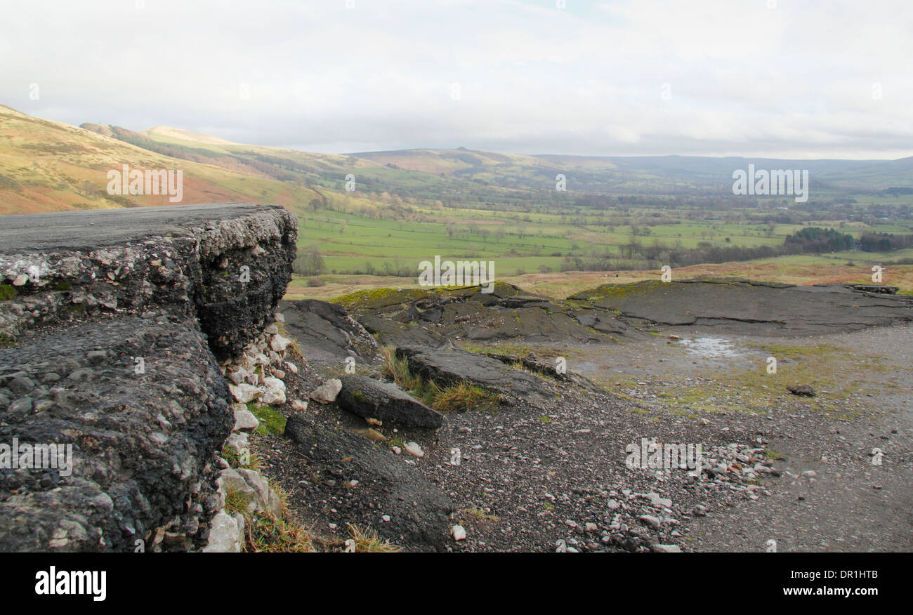Mam Tor Landslide Hi res Stock Photography And Images Alamy mam-tor-landslide-hi-res-stock-photography-and-images-alamy