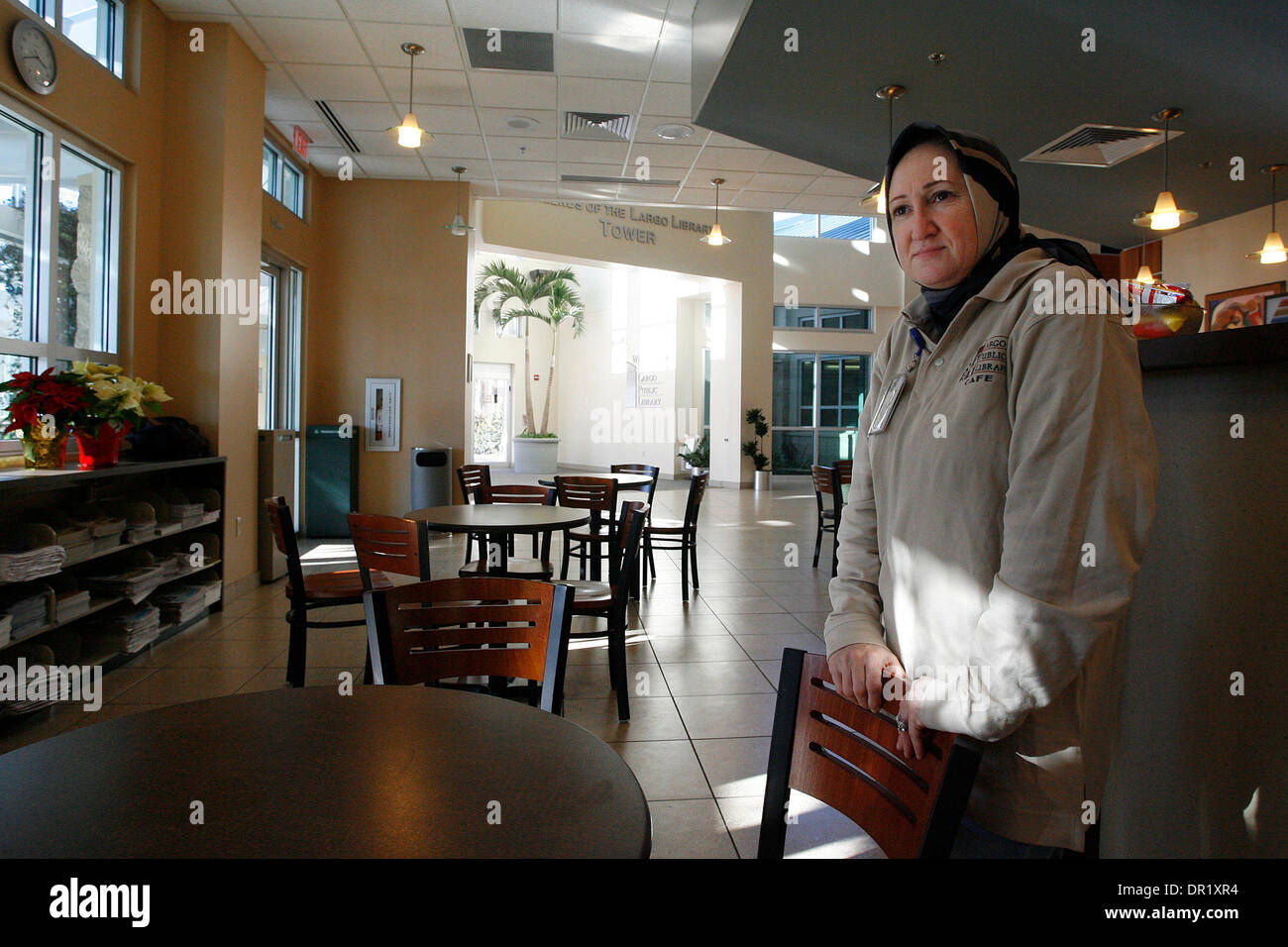 NP 299867 KEEL LARCAFE 1 SCOTT KEELER   |   Times 1. Dalal Mansour, owner of the Bookmark Cafe business in the Largo Public Library, says she can not afford the 752.00 a month rent the city charges her. She says she may have to quit the business. ''Im loosing 000.00 a month here, it's just not worth it,'' said Mansour. (Credit Image: © St. Petersburg Times/ZUMA Press) Stock Photo
