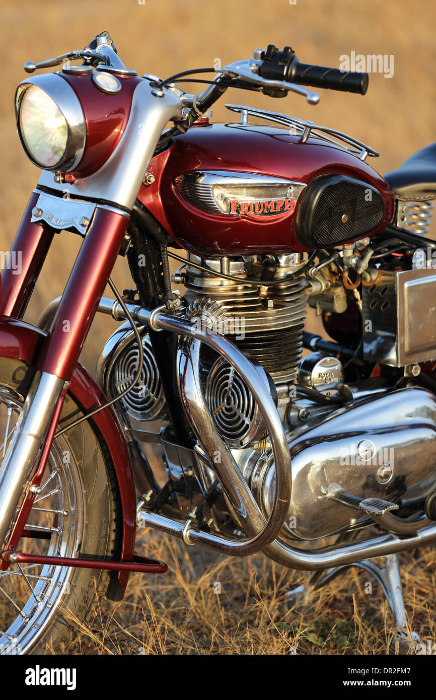 Vintage voltage royal enfield deals