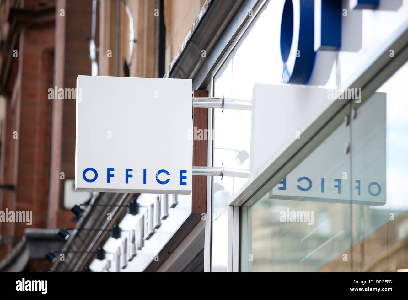 Cobblers Sign High Resolution Stock Photography and Images Alamy