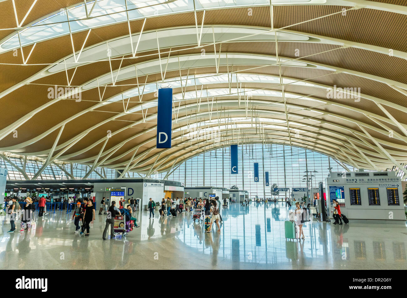 Shanghai airport pudong hi-res stock photography and images - Alamy