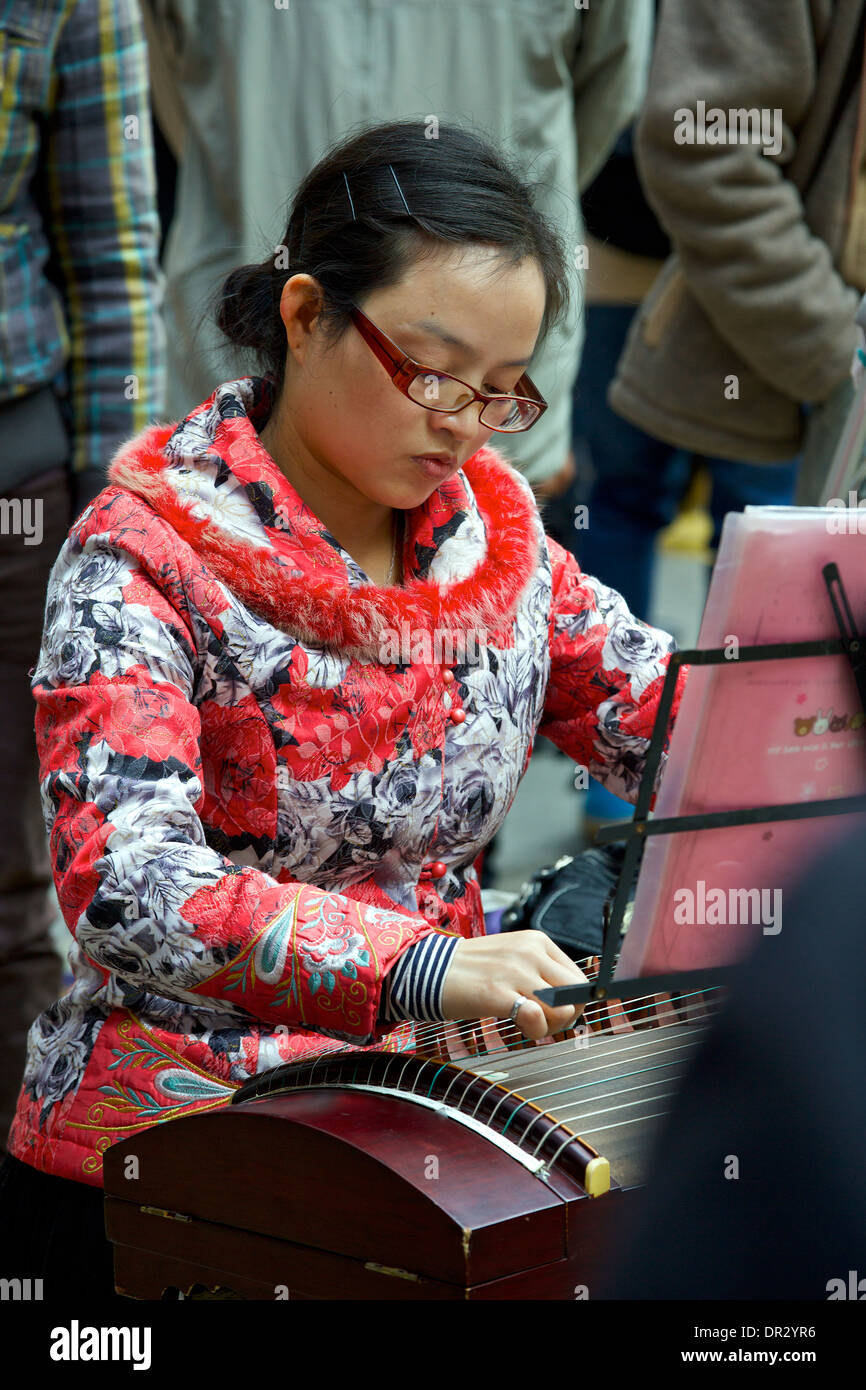 Guzheng hires stock photography and images Alamy