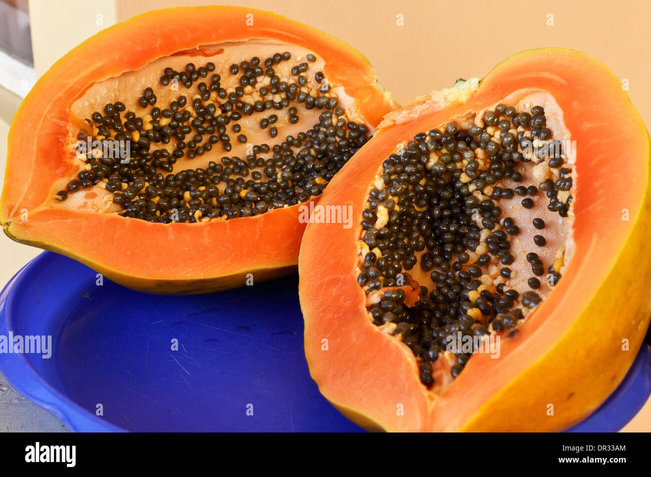 Cut ripen Paw Paw, a tropical fruit from Mauritius Stock Photo Alamy