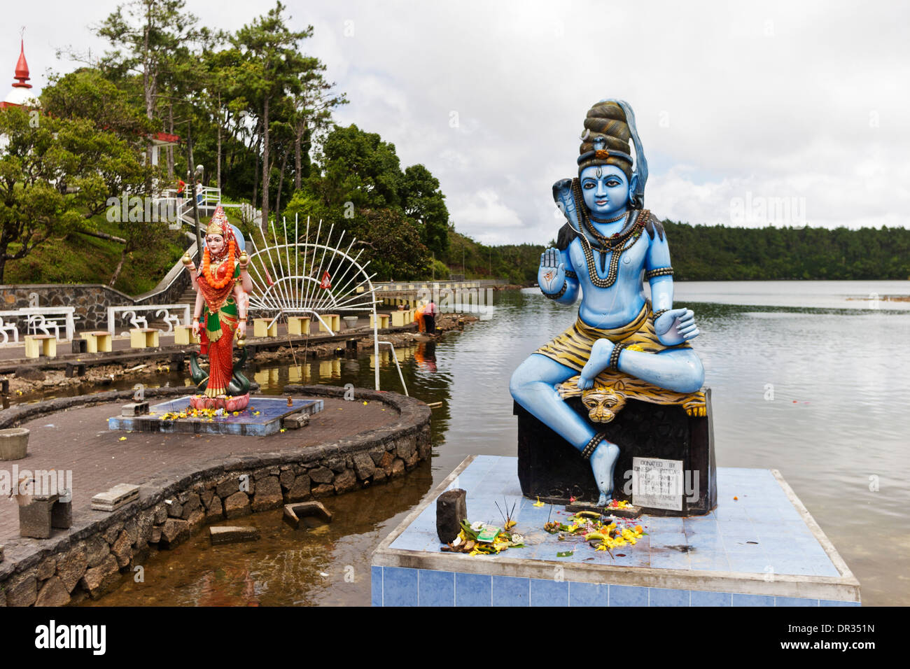 Grand Bassin Holy Temple with hindu God statues, Mauritius Stock Photo Alamy
