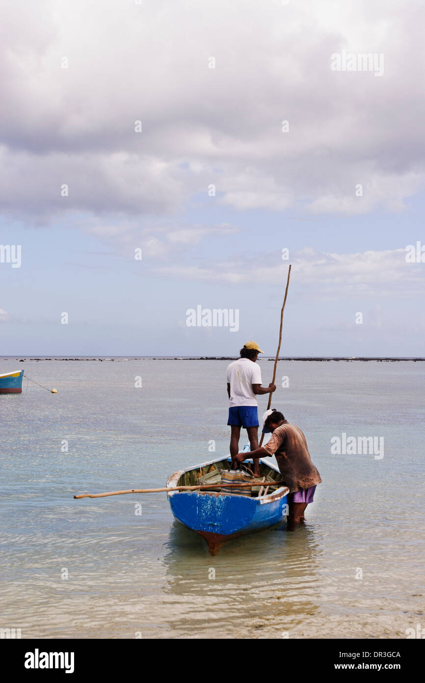 Mauritius fishing fisherman hi-res stock photography and images - Alamy