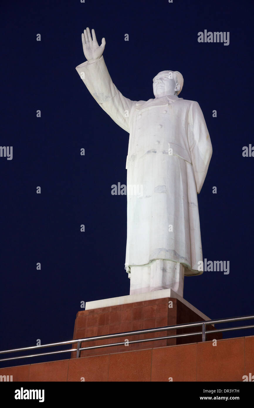 Chengdu mao statue china hi-res stock photography and images - Alamy
