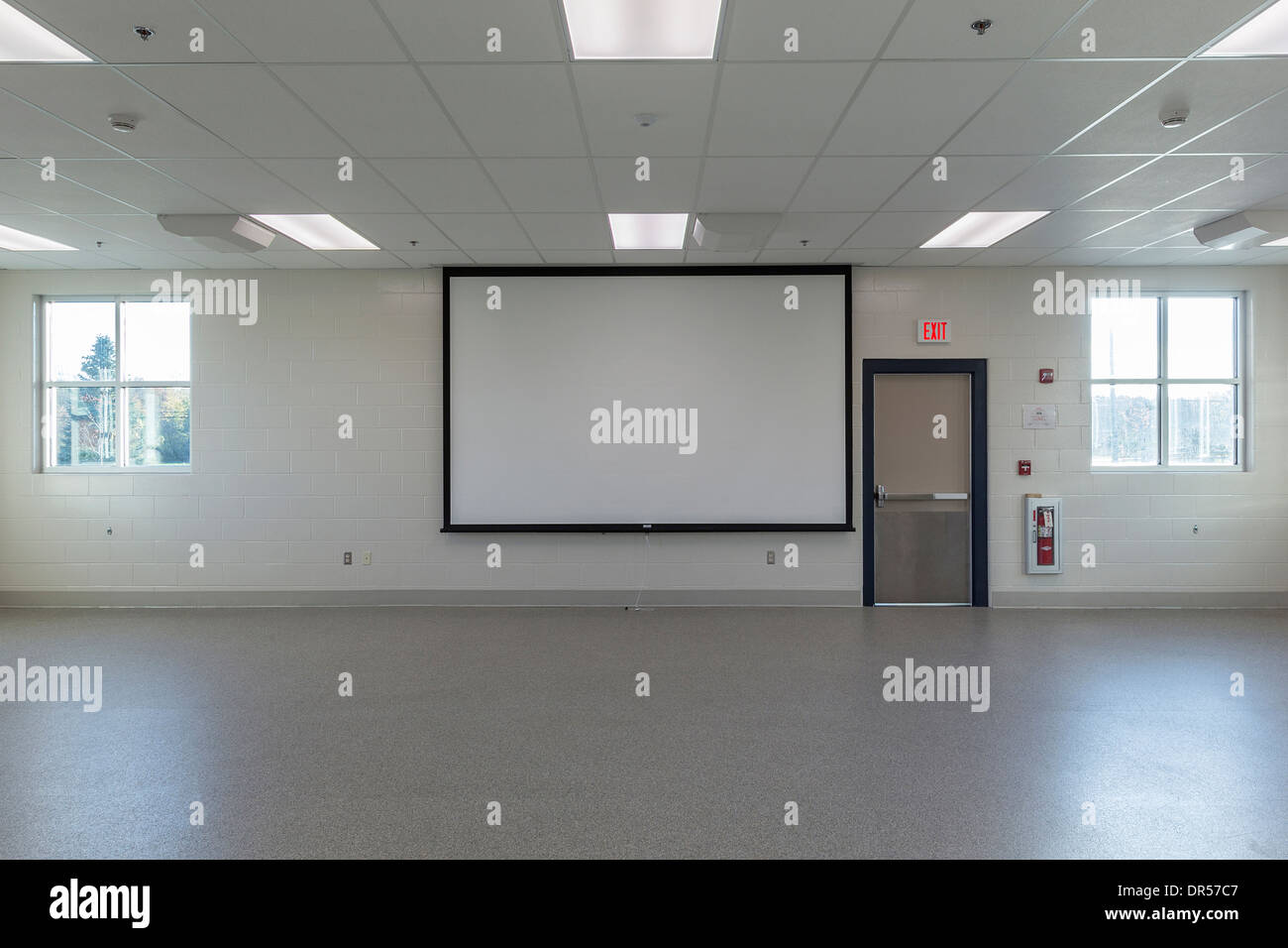 Projector screen hi-res stock photography and images - Alamy