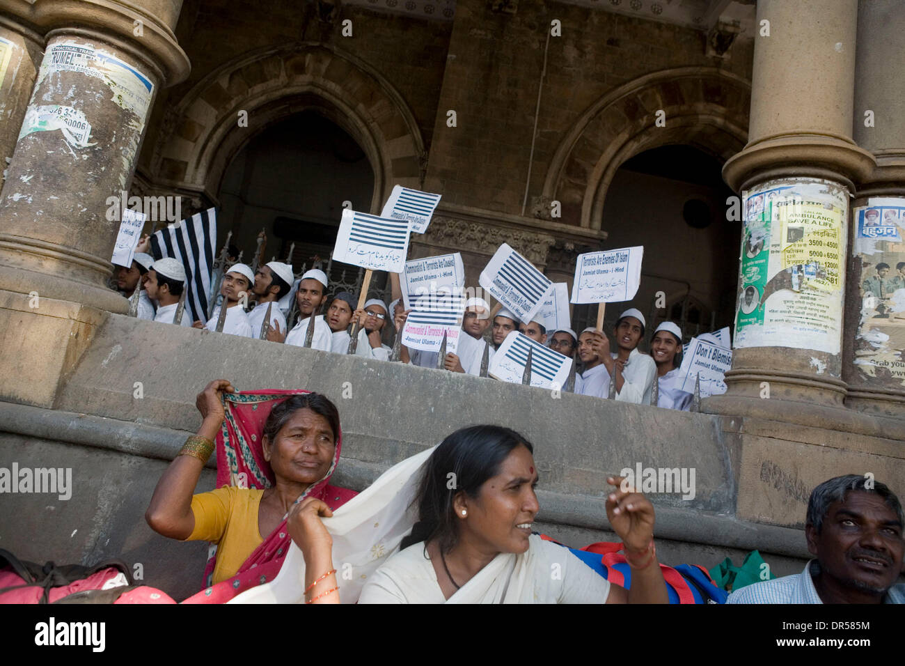 Dec 07, 2008 - Mumbai, India - Muslim organisations in Mumbai hold a peaceful rally marching from Victoria Terminus (VT) station to The Oberoi Trident hotel to demonstrate their 'oneness' with India by condemning the dastardly acts 'Muslim Terrorists'. (Credit Image: © Zishaan Akbar Latif/ZUMA Press) Stock Photo