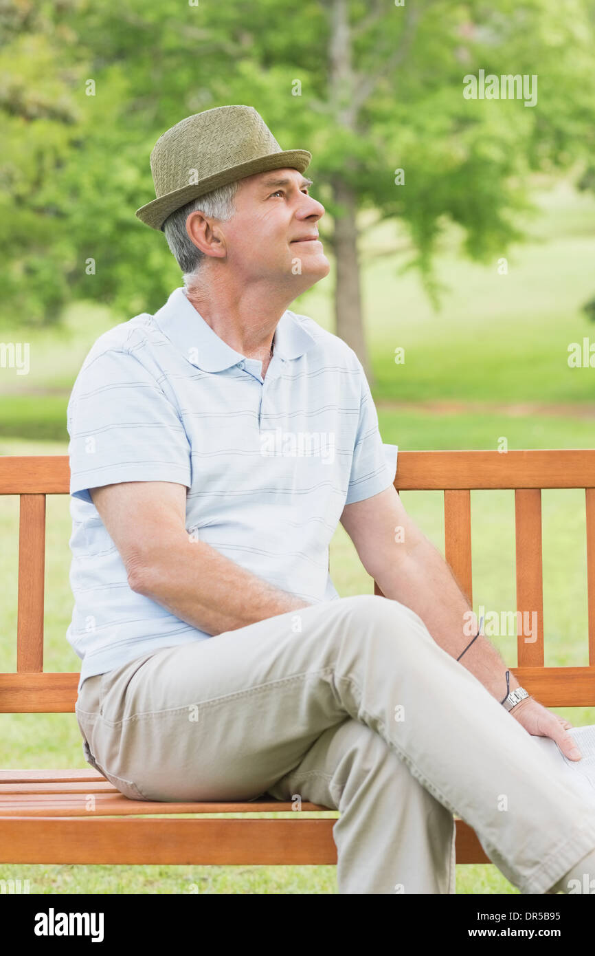 Man bench sitting park hi-res stock photography and images - Alamy