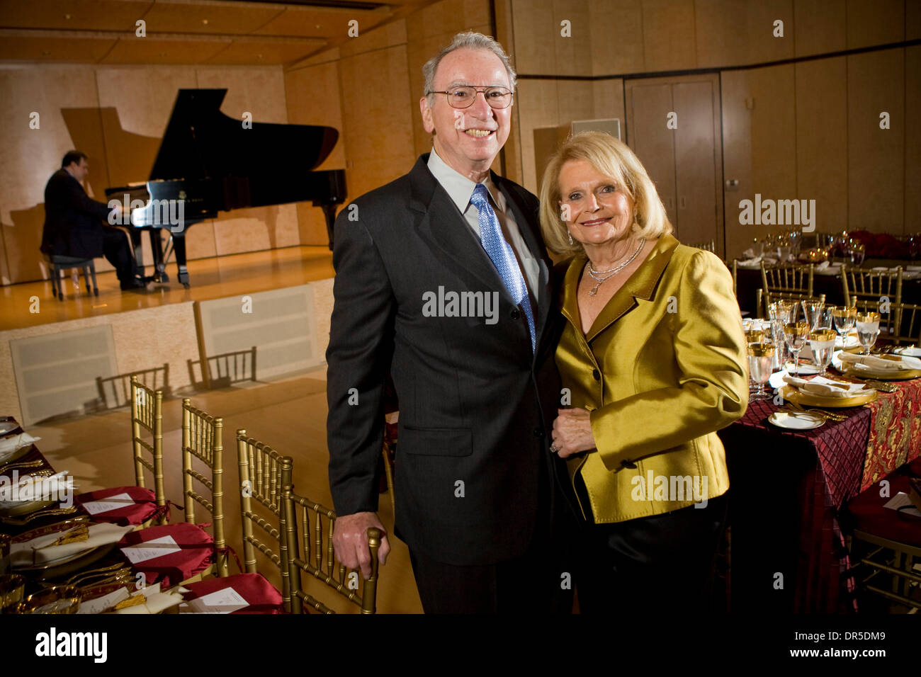 Feb 25, 2009 San Diego, California, USA IRWIN JACOBS and JOAN