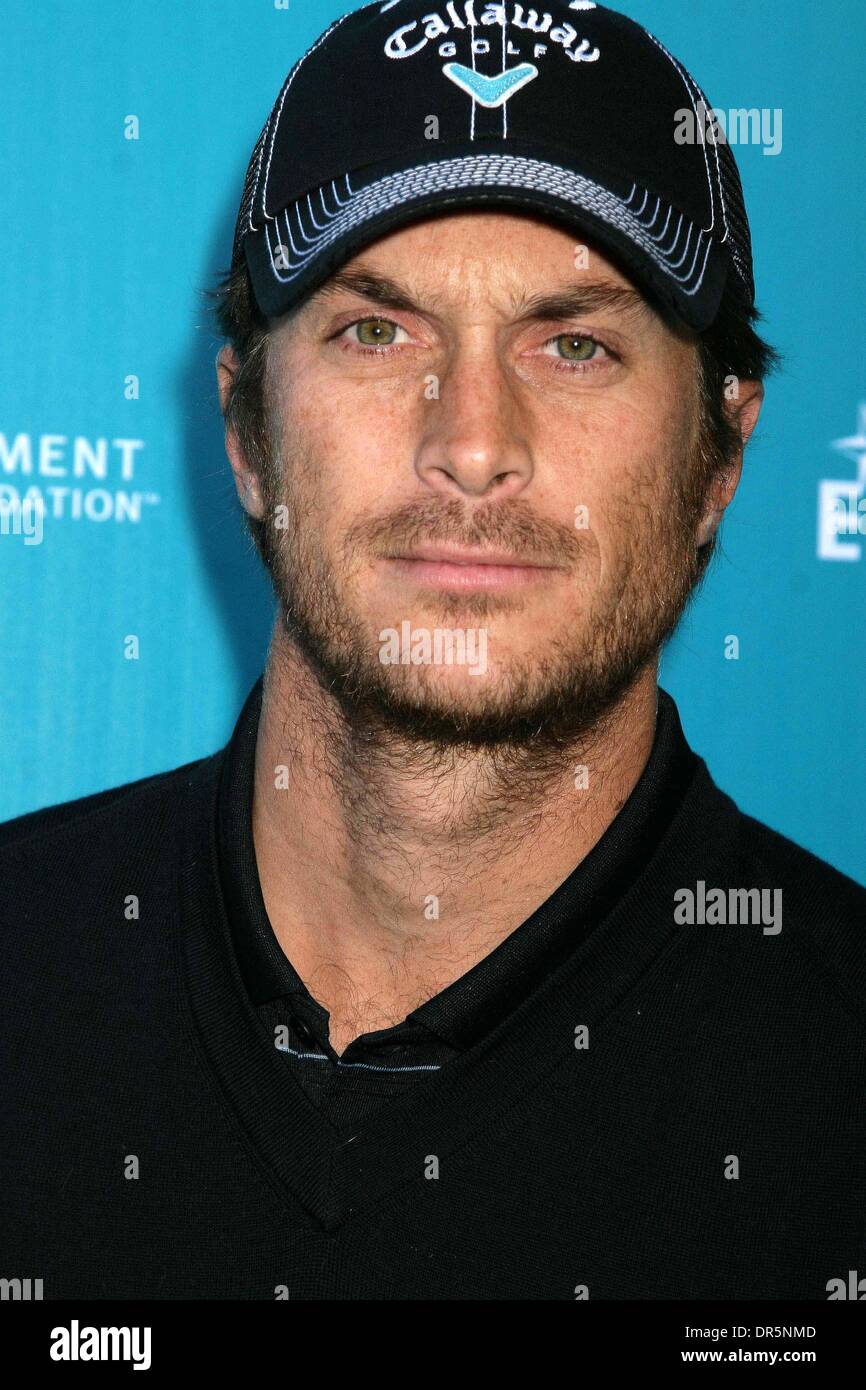 Oliver hudson hi-res stock photography and images - Alamy