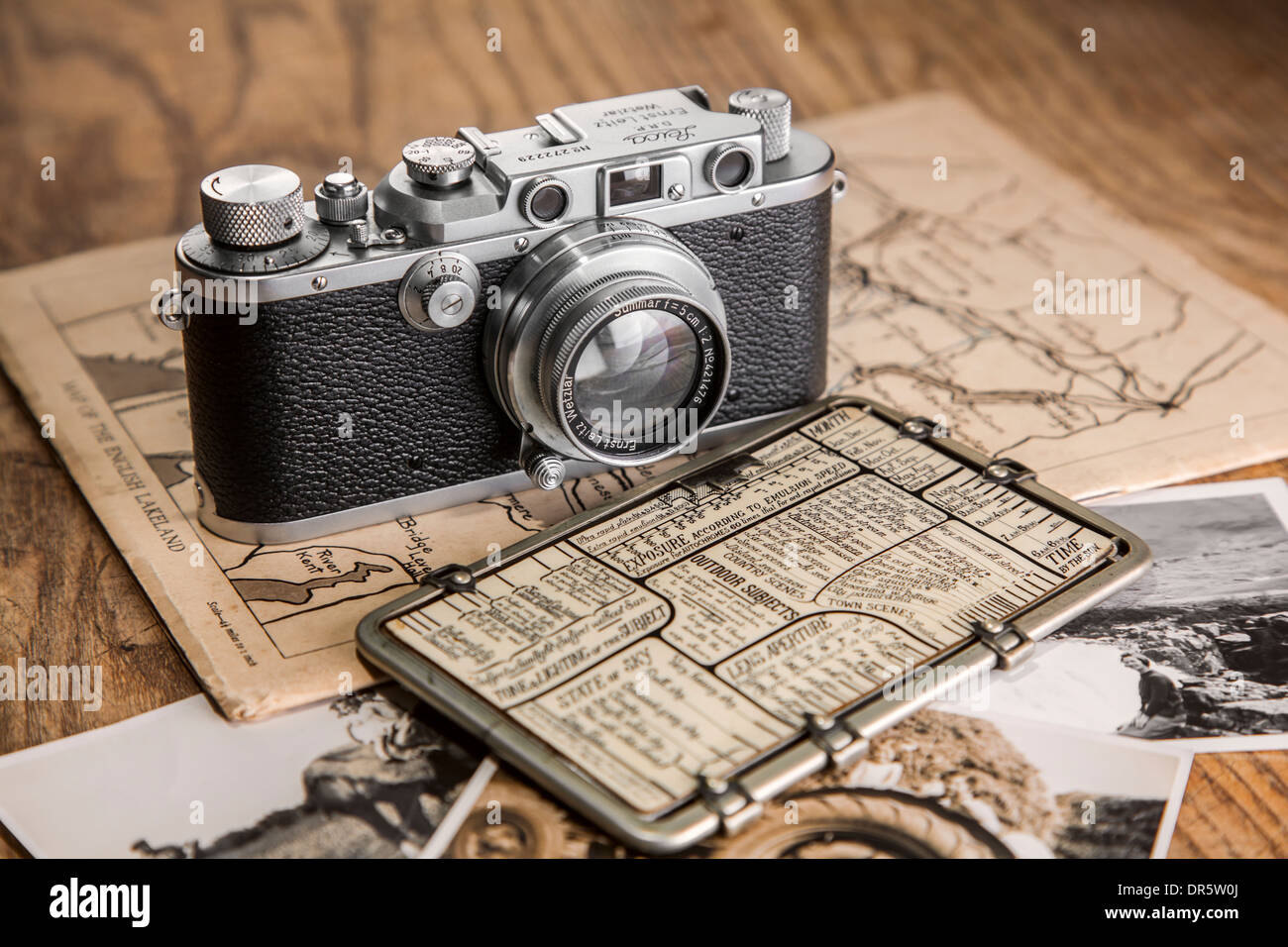Vintage leica camera hi-res stock photography and images - Alamy