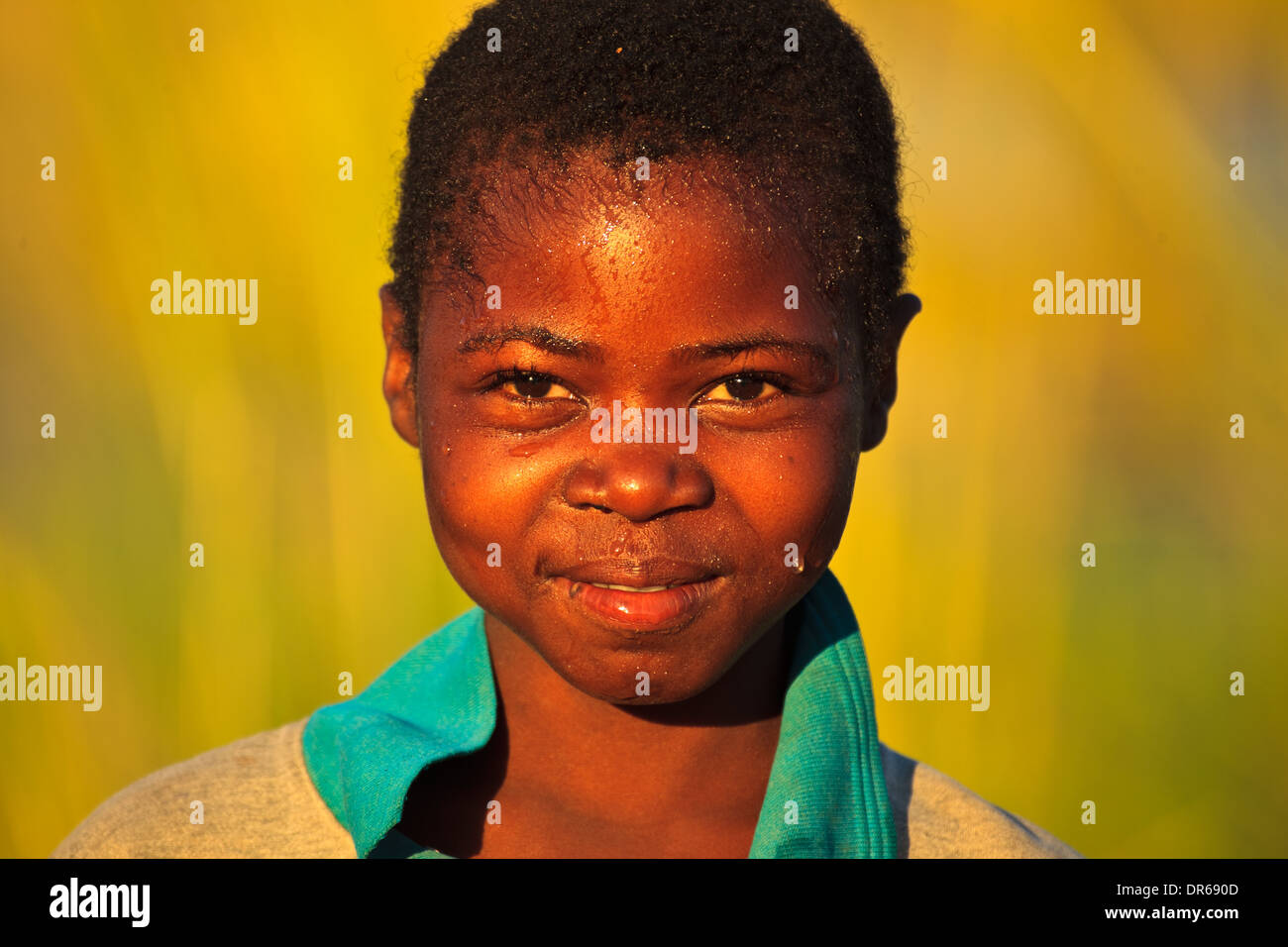 Tribal girl hi-res stock photography and images - Alamy