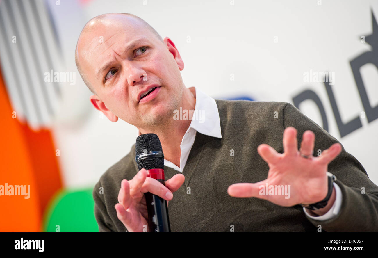 Der US-amerikanische Computeringenieur und Gründer der Firma Nest Labs, Tony Fadell, spricht am 20.01.2014 in München (Bayern) während der Digital-Life-Design (DLD) Konferenz. Foto: Marc Müller/dpa Stock Photo