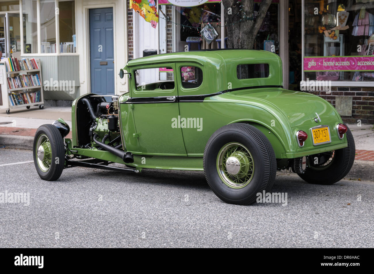 1929 FORD MODEL A GREEN 