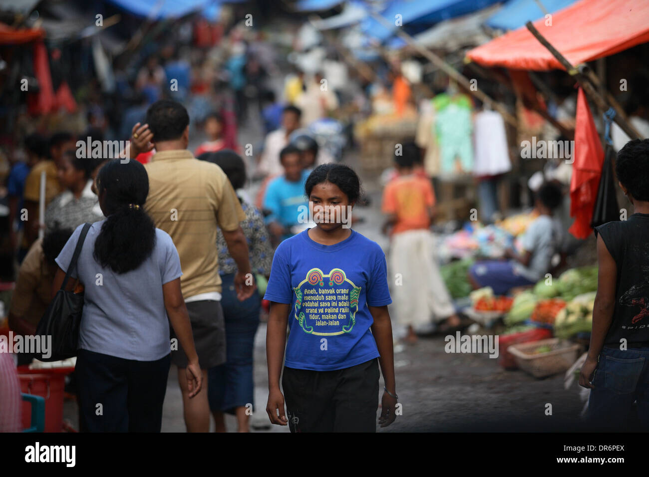 Markets and people of Kupang, West Timor, Indonesia. Nov 2005 Stock Photo