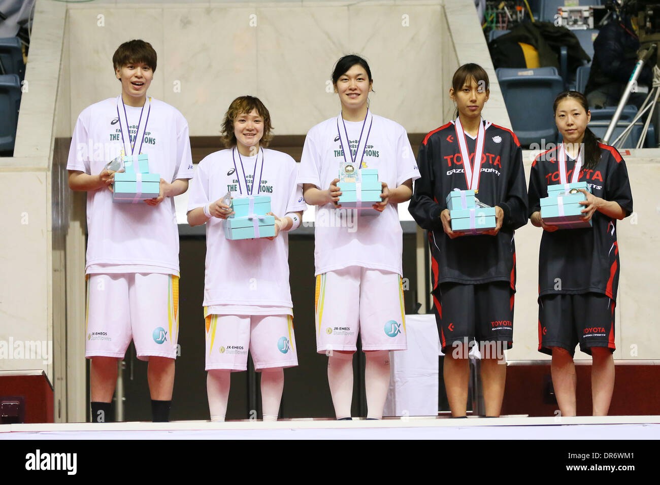 1st Yoyogi Gymnasium, Tokyo, Japan. 12th Jan, 2014. (L to R) Ramu Tokashiki, Asami Yoshida, Yuka Mamiya (Sunflowers), Mutya Mori, Maya Kawahara (Antelopes), JANUARY 12, 2014 - Basketball : All Japan Basketball Championship 2014 Empress's Cup Final between JX-ENEOS Sunflowers 69-61 TOYOTA Antelopes at 1st Yoyogi Gymnasium, Tokyo, Japan. © YUTAKA/AFLO SPORT/Alamy Live News Stock Photo