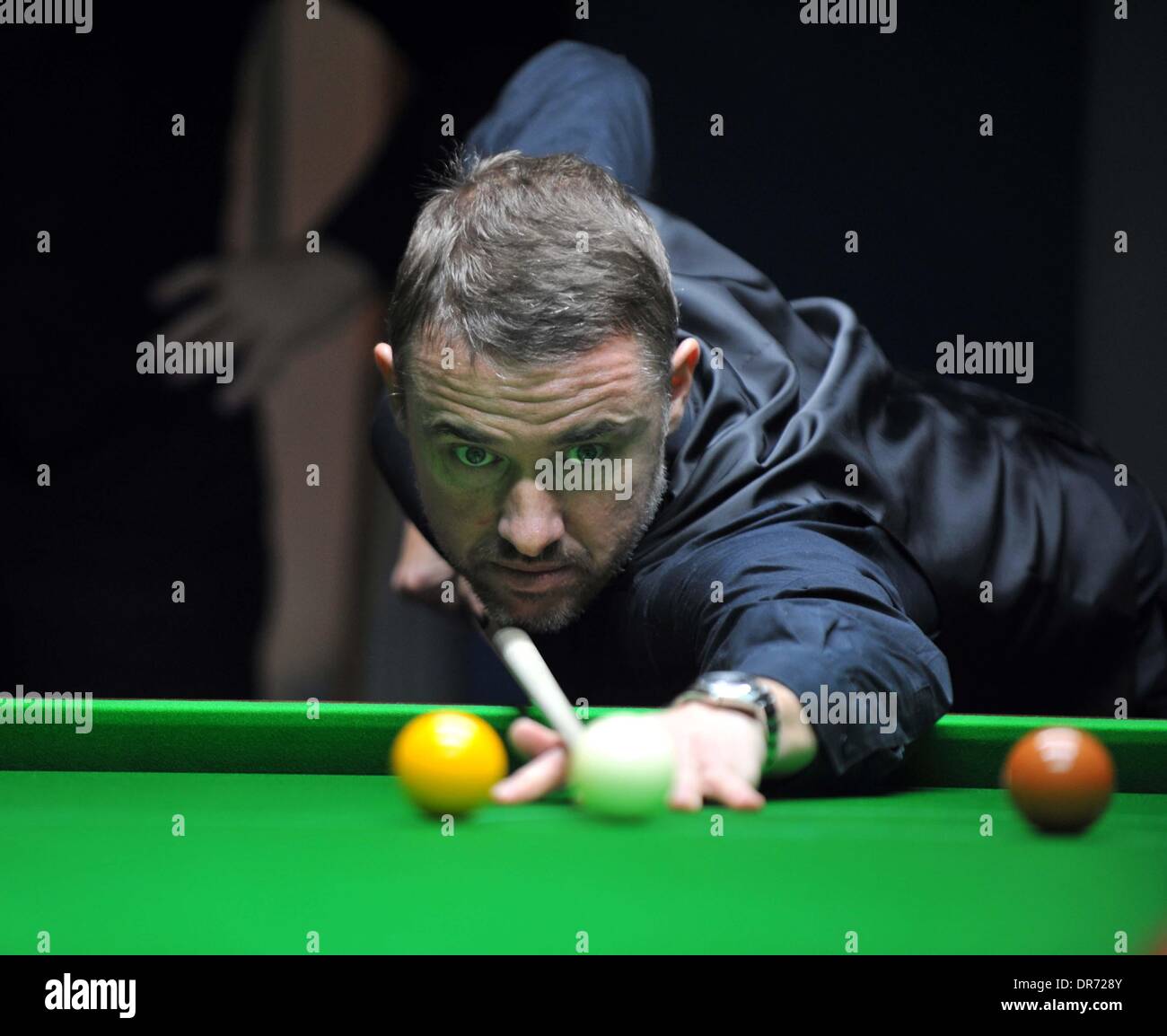 Stephen Hendry, Former World Snooker Champion playing a demonstration match, UK Stock Photo