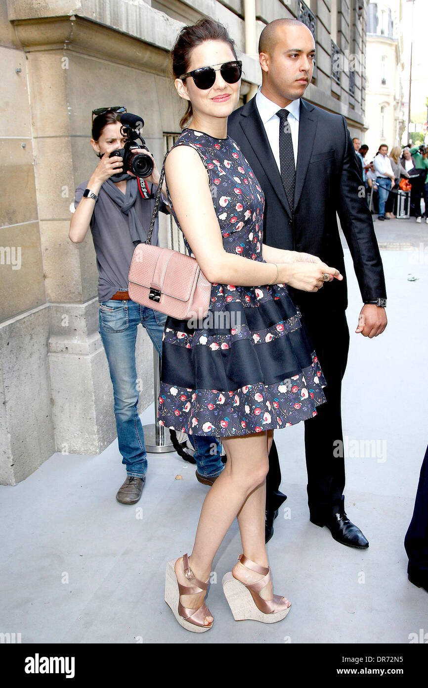 Marion Cotillard Paris Fashion Week Fall / Winter 2013- Christian Dior ...