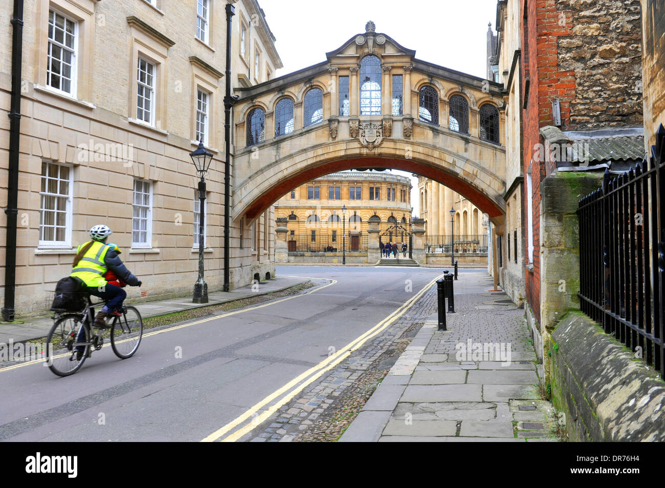 Travel dating website MissTravel.com says Oxford  the city of dreaming spires is one of the  5th most popular on the planet for a romantic Valentine’s Day break. Photo by Brian Jordan/Alamy Live News Stock Photo