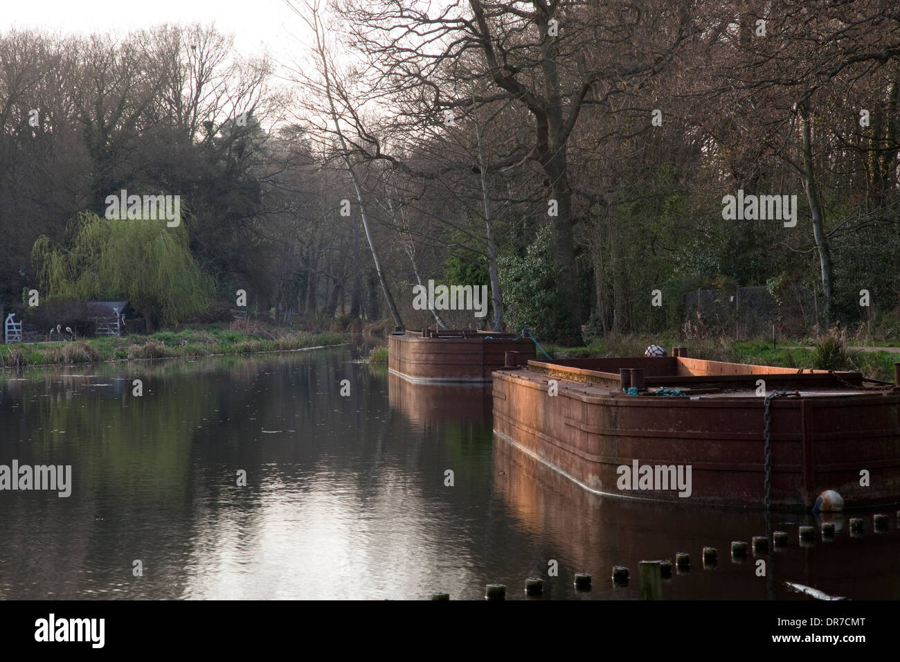 Empty barges hi-res stock photography and images - Alamy