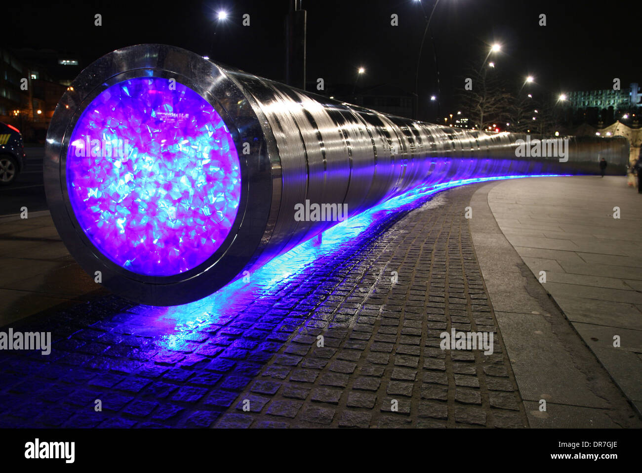 Cutting edge sculpture, Sheffield Architecture, City at Night Stock