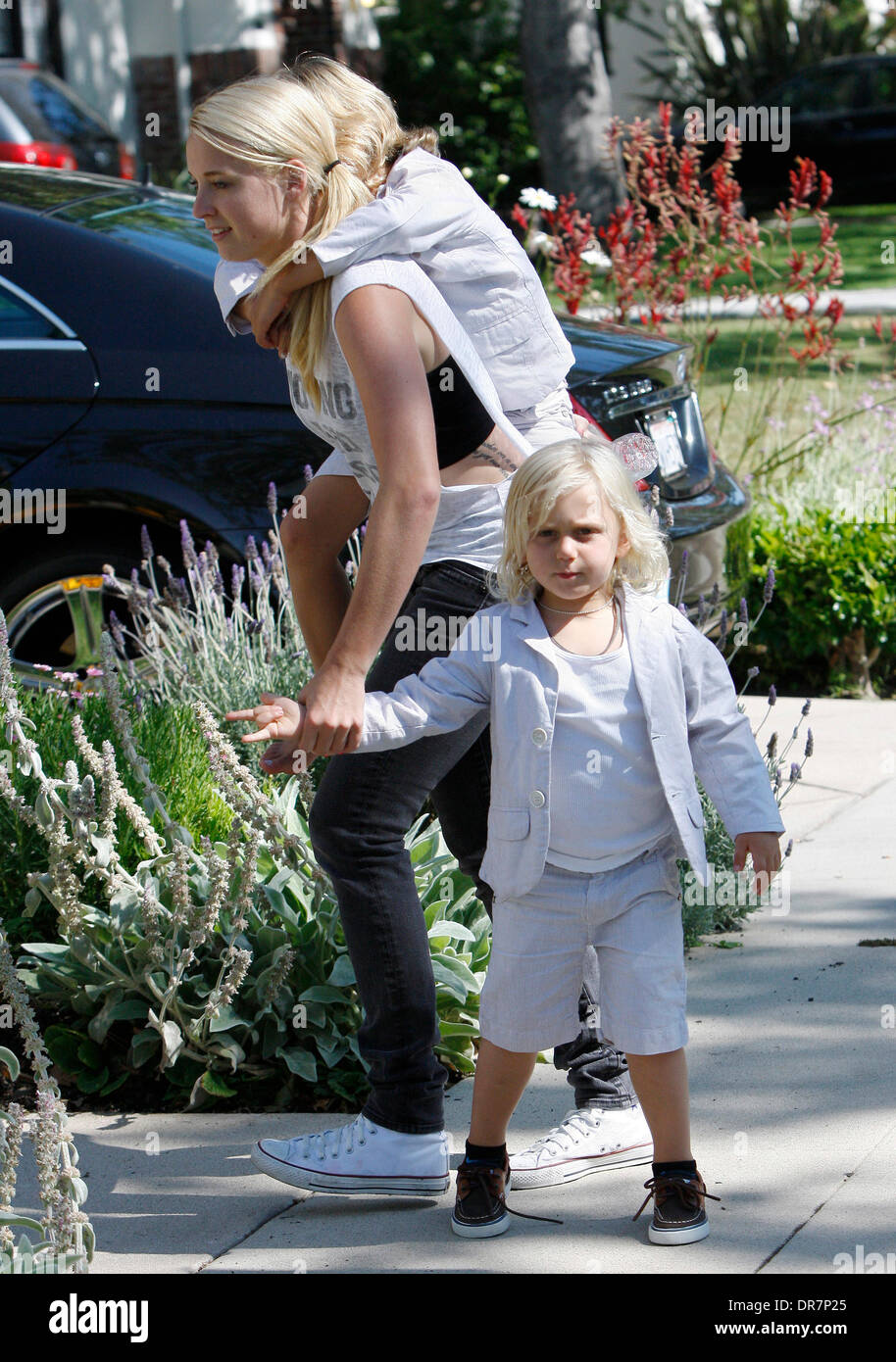 Au Pair Los Angeles Kingston and Zuma Rossdale arrive at Gwen's parents with their au pair to  celebrate Fathers Day Los Angeles, California - 17.06.12 Stock Photo - Alamy