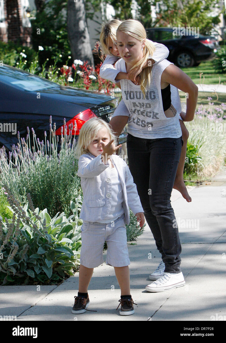 Au Pair Los Angeles Kingston and Zuma Rossdale arrive at Gwen's parents with their au pair to celebrate Fathers Day Los Angeles, California - 17.06.12 Stock Photo - Alamy