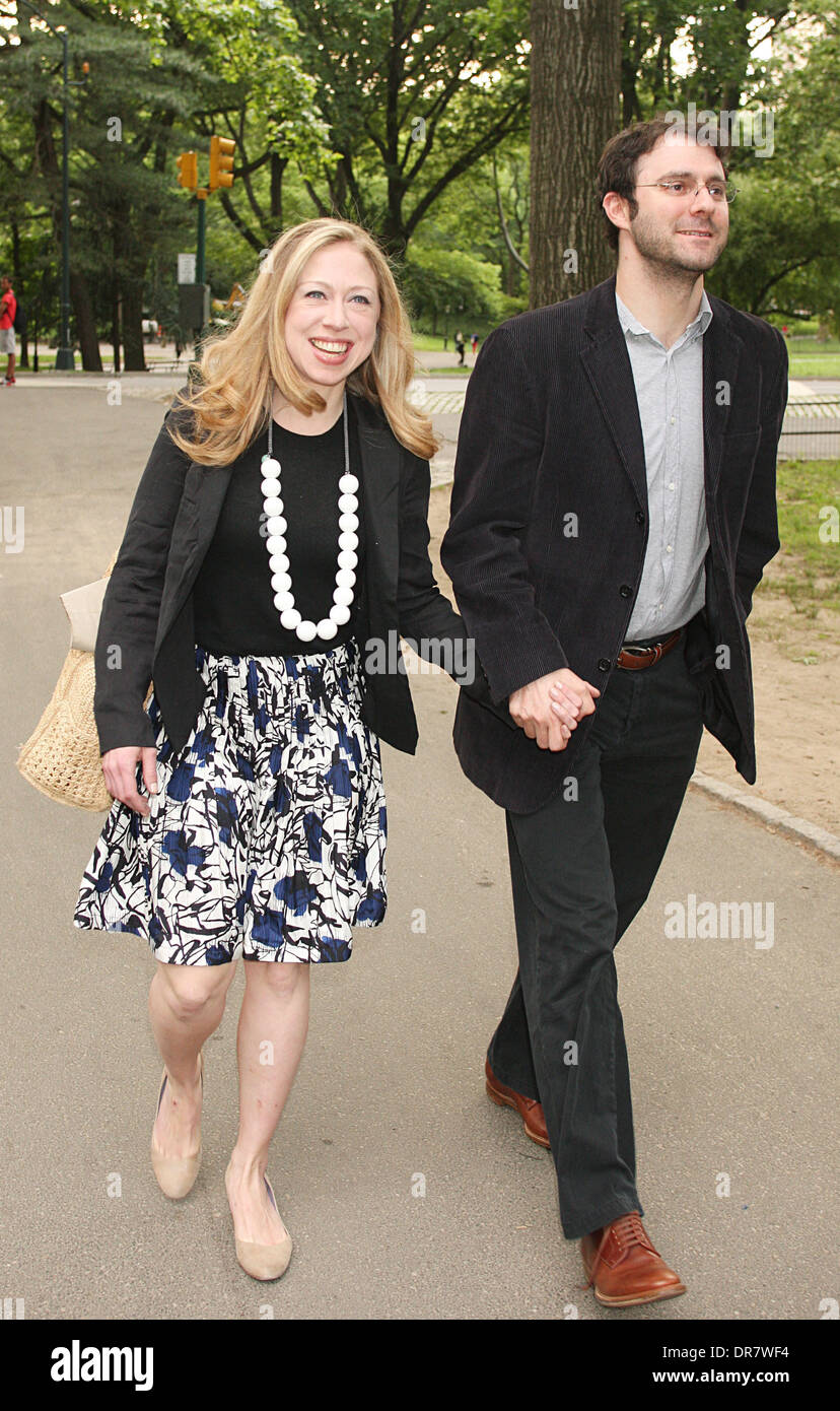 Chelsea Clinton and Marc Mezvinsky 50th Anniversary Gala to Honour Al  Pacino held at the Delacorte Theater in Central Park, Manhattan - Outside  arrivals New York City, USA - 18.06.12 Stock Photo - Alamy