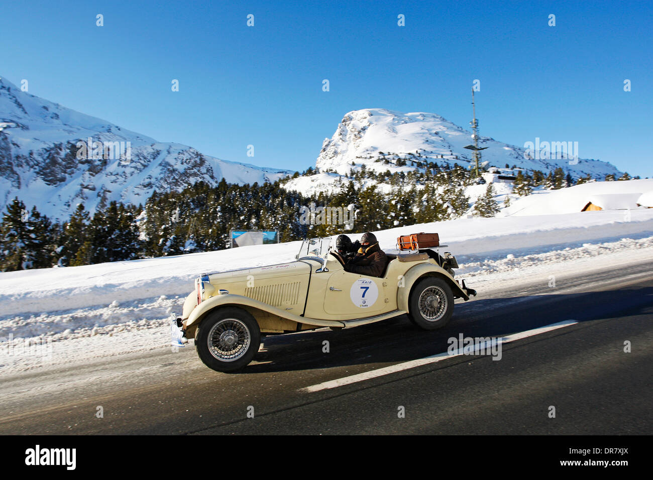 Vintage car rally, WinterRAID 2013, MG TD, built in 1952, Ofen Pass, Zernez, Graubünden, Switzerland Stock Photo