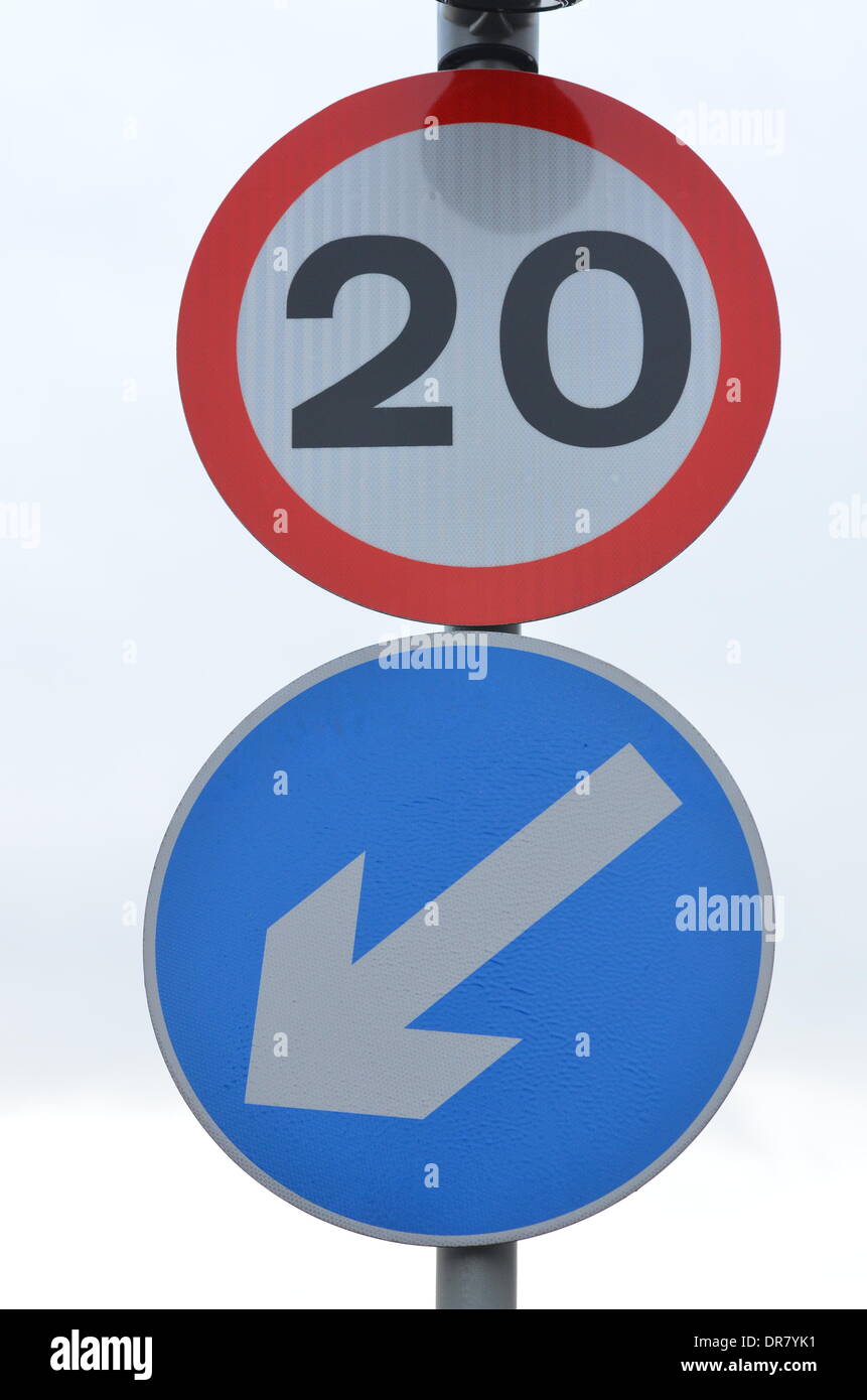 Bristol, UK. 21st January 2014. 20mph speed limits which are enforceable came into effect this morning in the City of Bristol. Credit:  Robert Timoney/Alamy Live News Stock Photo