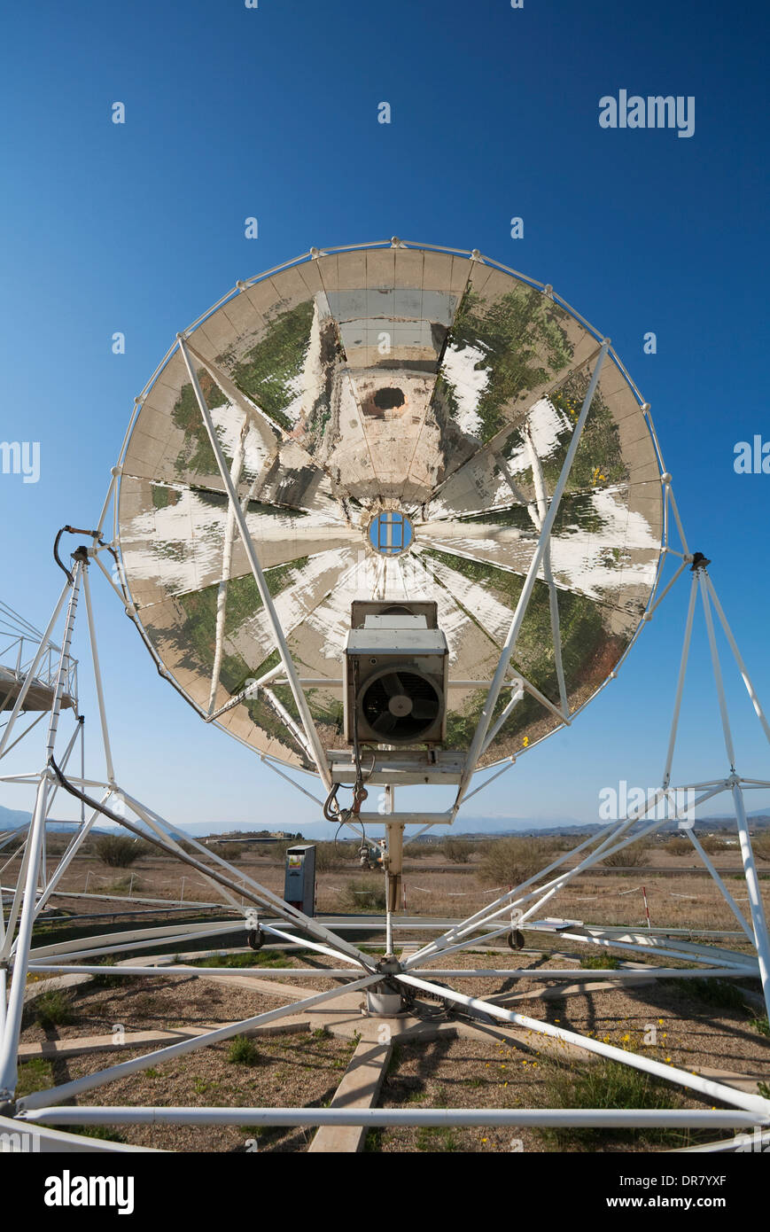 Solar powered stirling engines hi-res stock photography and images - Alamy