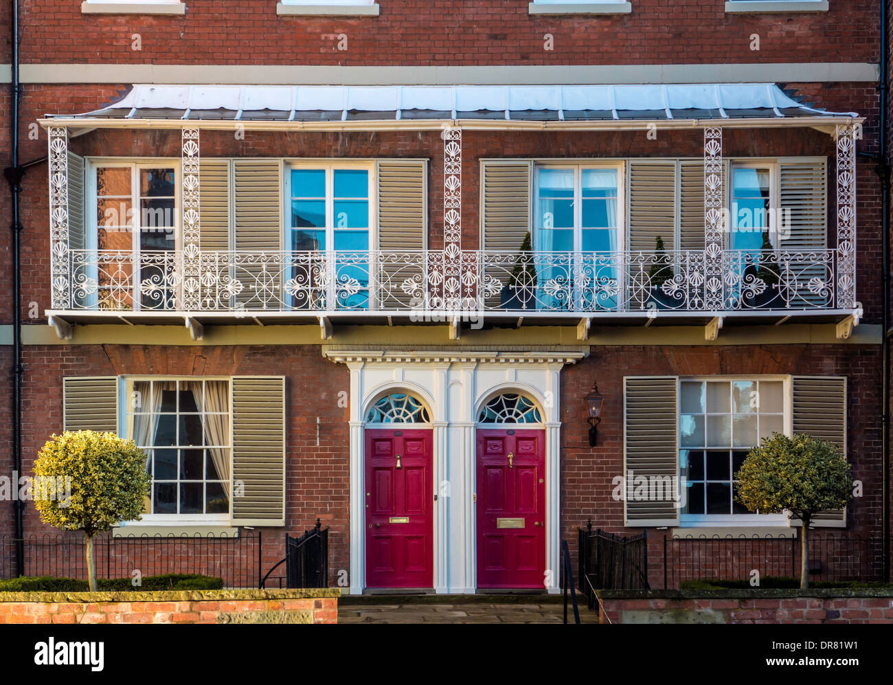 Examples of houses and period architecture on Castle Street