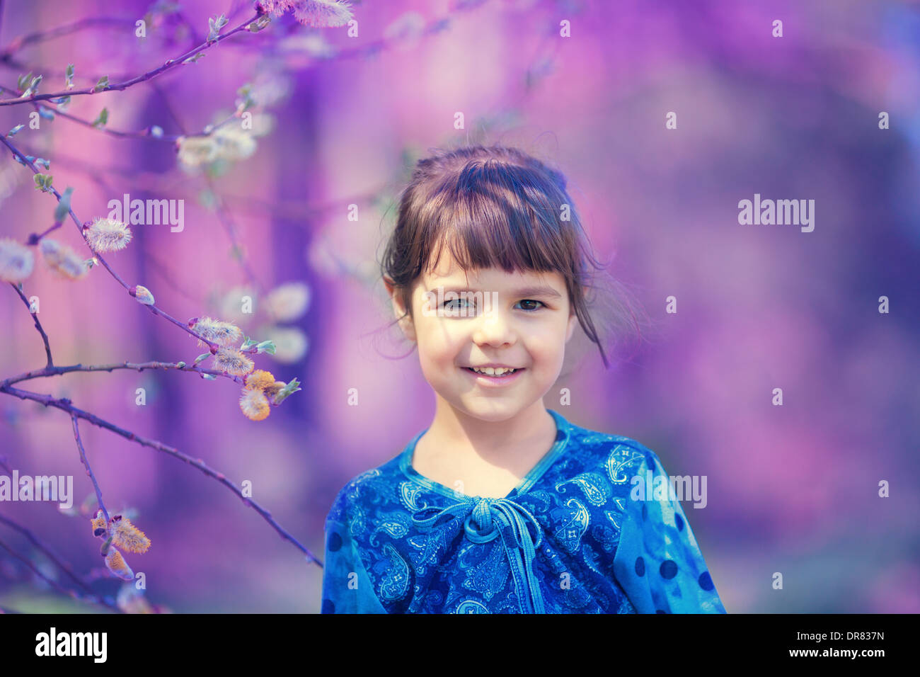 Portrait of happy little girl outdoors Stock Photo - Alamy