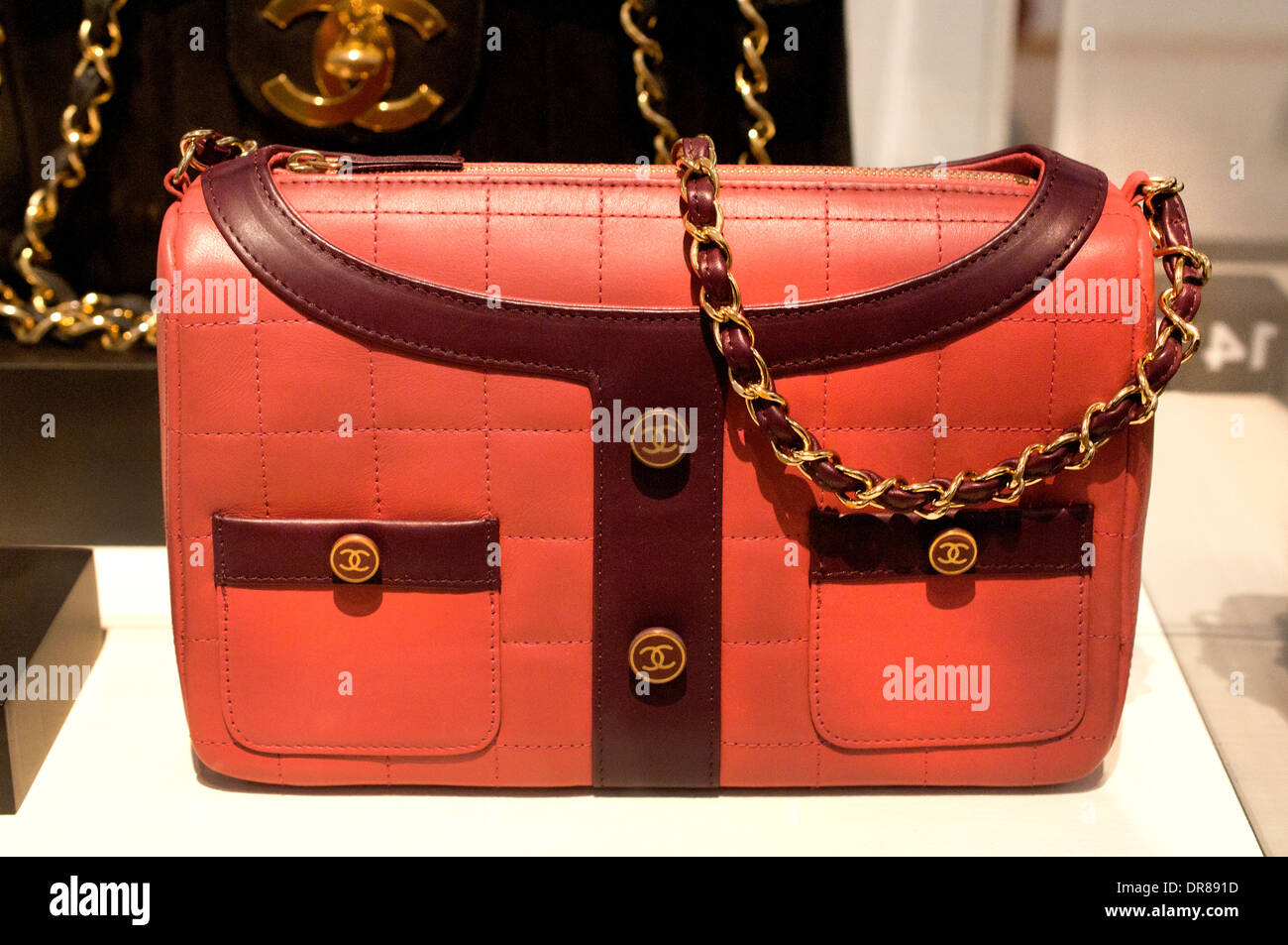 Chanel bag - 121 Brand Shop