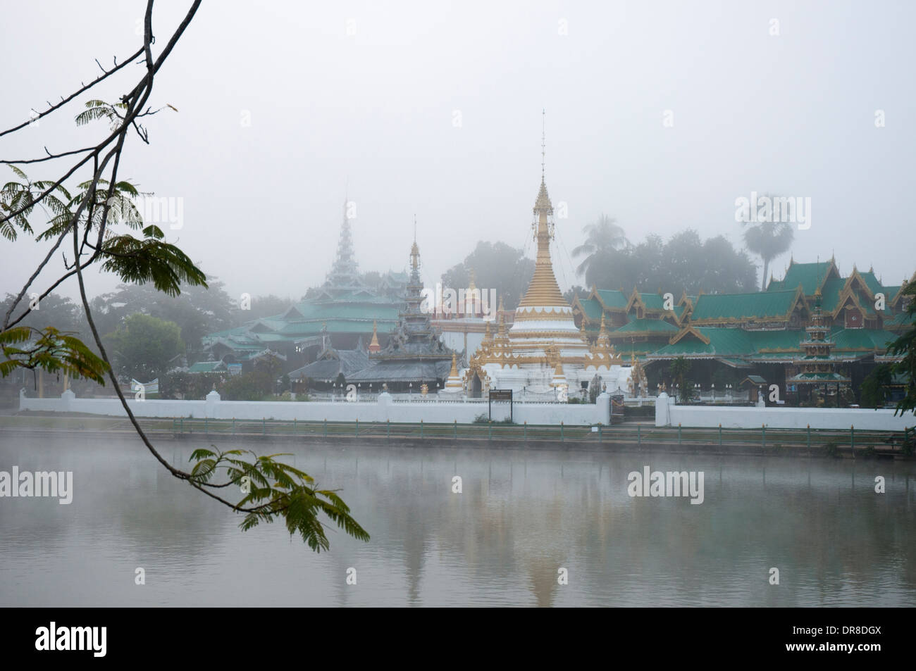 Mae hong son wat jong kham hi-res stock photography and images - Alamy