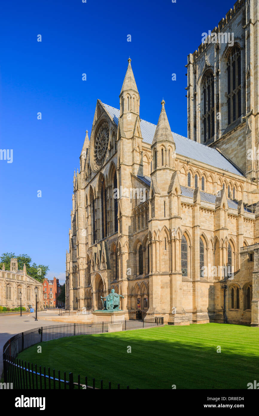 Minster gardens hires stock photography and images Alamy
