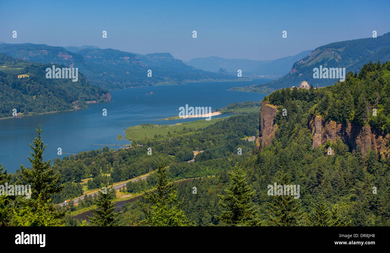 COLUMBIA RIVER GORGE, OREGON, USA - Vista House at Crown Point, and Columbia RIver. Stock Photo