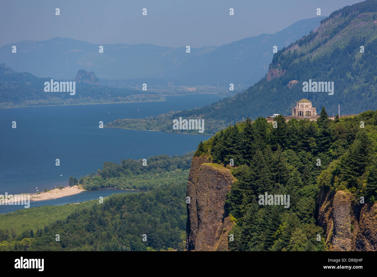 COLUMBIA RIVER OREGON, USA Vista House at Crown Point, and