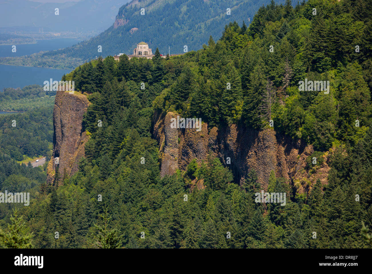 COLUMBIA RIVER OREGON, USA Vista House at Crown Point, and