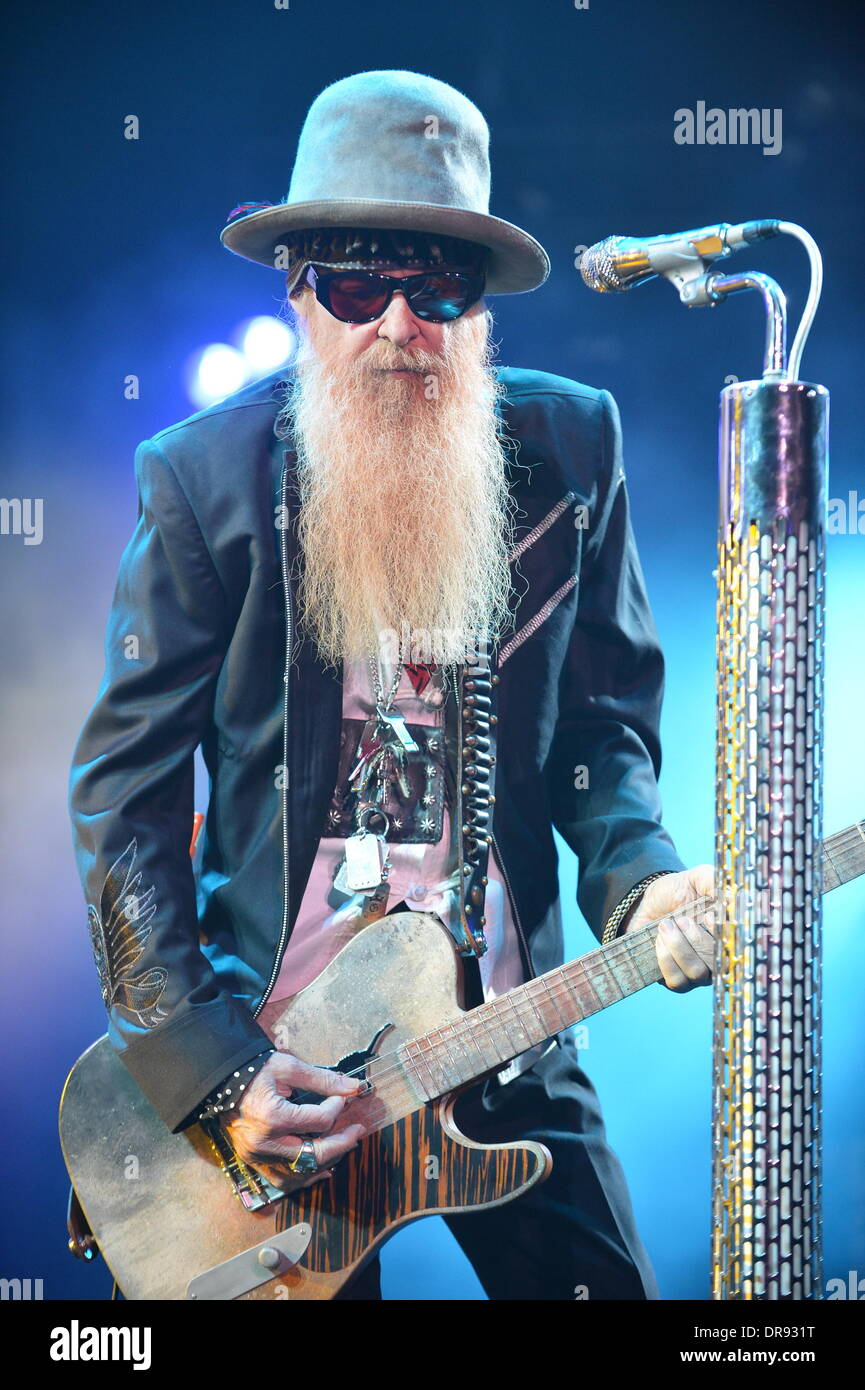 Billy Gibbons ZZ Top performs at Hard Rock Live! in the Seminole Hard Rock Hotel & Hollywood, Florida - 12.06.12 Stock Photo - Alamy