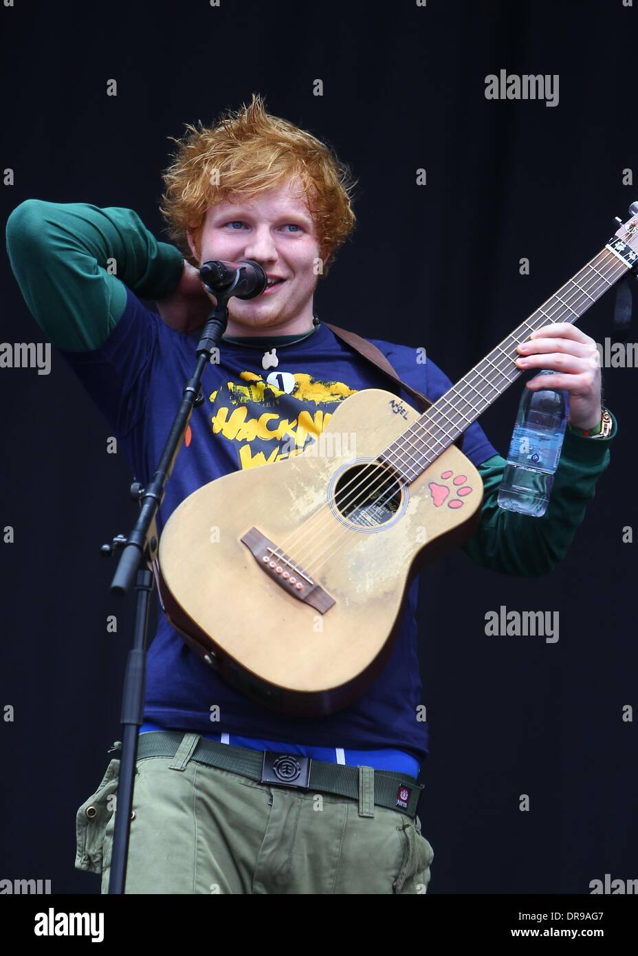 Ed Sheeran performing live on stage at BBC Radio 1's Hackney Weekend ...