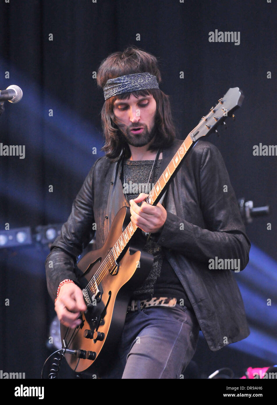Sergio Pizzorno - guitar genius of the group Kasabian 47 Sergio Pizzorno - guitar genius of the group Kasabian 1