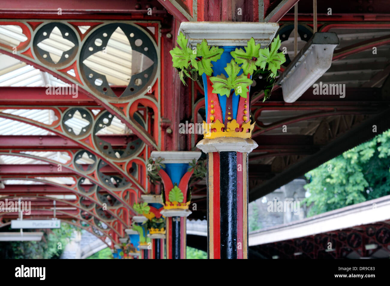 Platform with cast iron columns hi-res stock photography and images - Alamy
