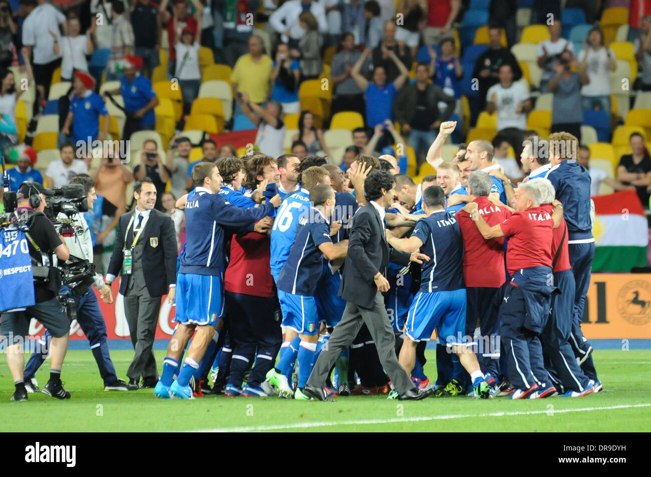 Italy celebrate beating England 4-2 on penalties   UEFA Euro 2012 - England 0 - 0 Italy  (Italy win 4-2 on penalties) - Quarter Final match held at the Olympic Stadium Kiev, Ukraine - 24.06.12 Stock Photo