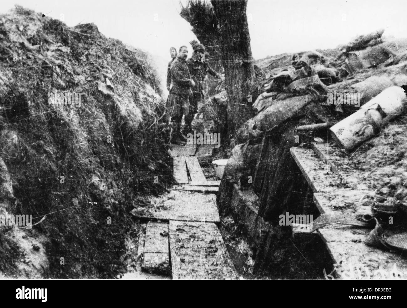 Soldiers british trench 1914 Black and White Stock Photos & Images - Alamy